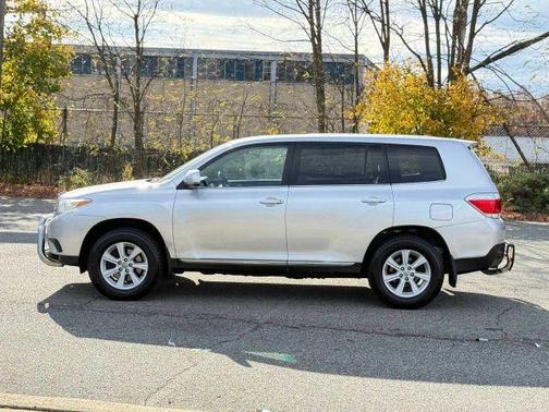 2012 Toyota Highlander SE