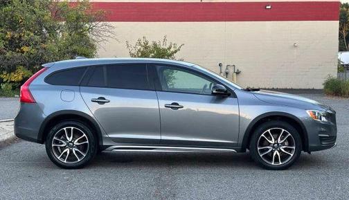 2016 Volvo V60 Cross Country T5