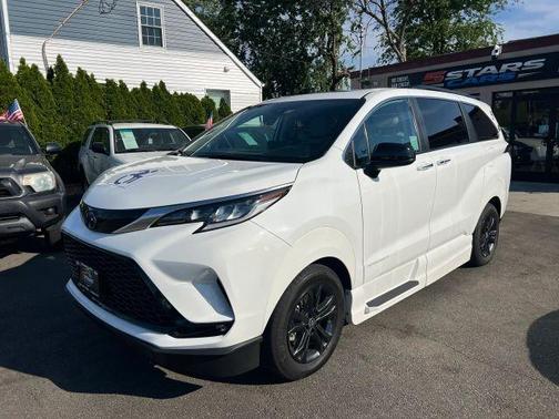 White 2024 Toyota Sienna XSE 7 Passenger