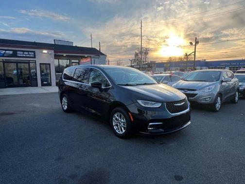 Gray 2023 Chrysler Pacifica Touring-L