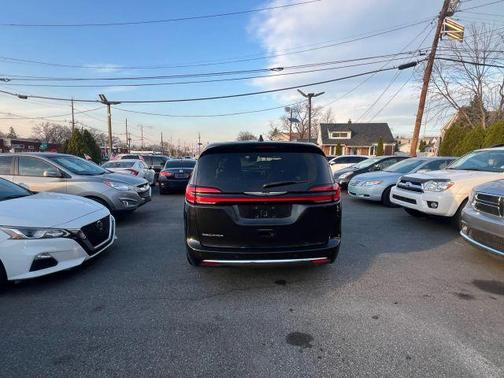 Gray 2023 Chrysler Pacifica Touring-L