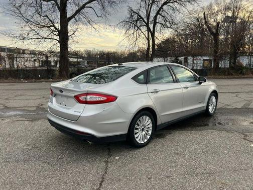 2014 Ford Fusion Hybrid S