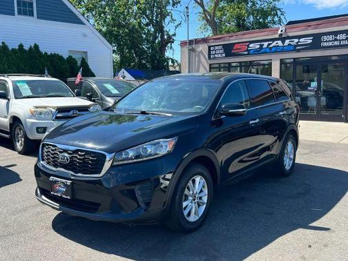 Black 2019 Kia Sorento L