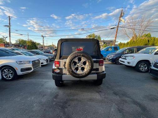 Gray 2017 Jeep Wrangler Unlimited Sahara