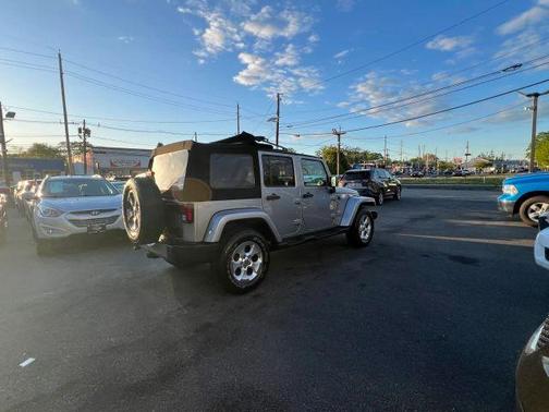 Gray 2017 Jeep Wrangler Unlimited Sahara