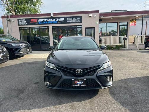 Black 2020 Toyota Camry SE