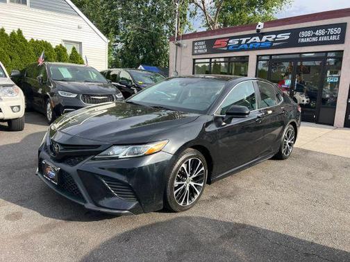 Black 2020 Toyota Camry SE