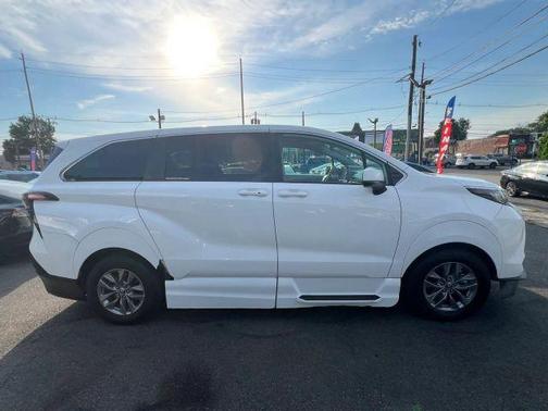 White 2022 Toyota Sienna LE