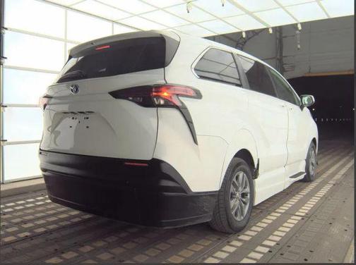 White 2022 Toyota Sienna LE