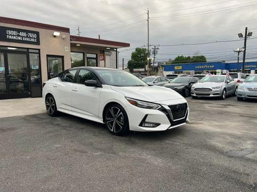 White 2022 Nissan Sentra SR
