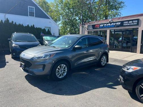 Gray 2022 Ford Escape SE
