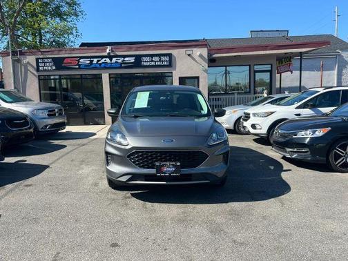 Gray 2022 Ford Escape SE