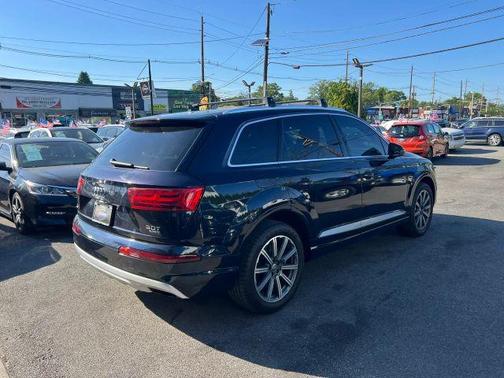 Ink Blue Metallic 2017 Audi Q7 3.0T Premium Plus