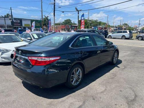 Blue 2015 Toyota Camry SE