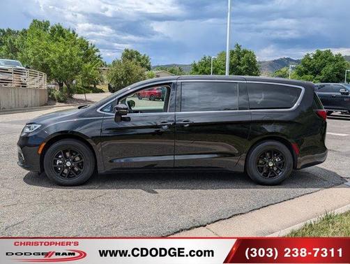 2024 Chrysler Pacifica Touring-L