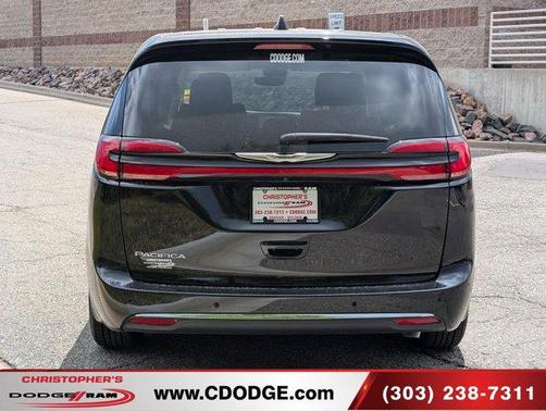 2024 Chrysler Pacifica Touring-L