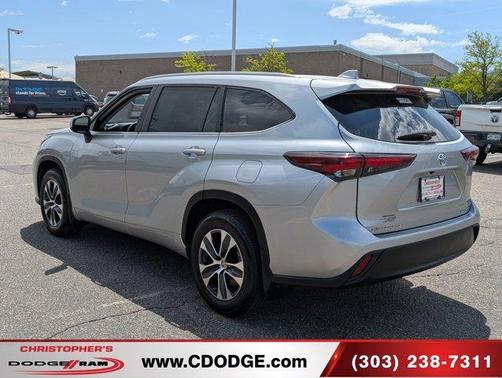 2024 Toyota Highlander LE