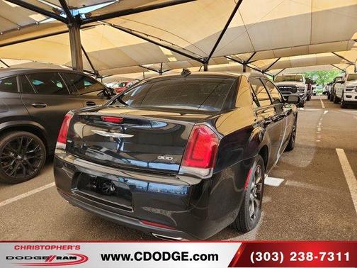 2018 Chrysler 300 S