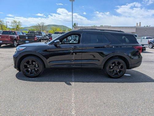 2024 Ford Explorer ST-Line