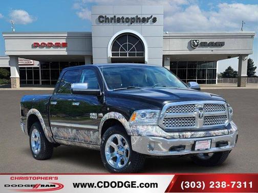 Brilliant Black Crystal Pearlcoat 2017 RAM 1500 Laramie