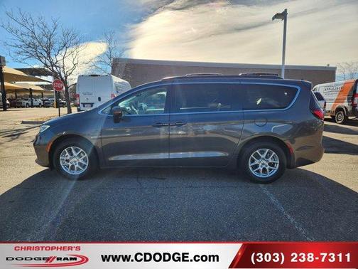 2022 Chrysler Pacifica Touring-L