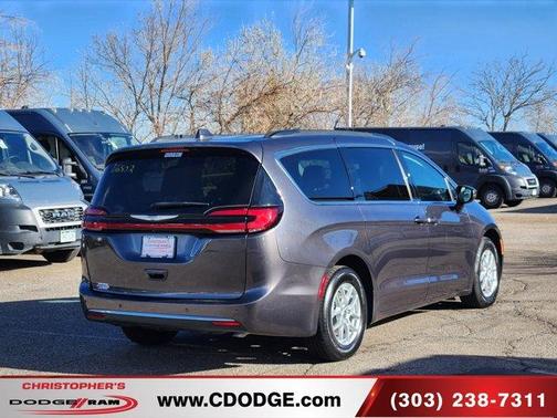 2022 Chrysler Pacifica Touring-L