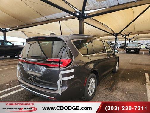 2022 Chrysler Pacifica Touring-L