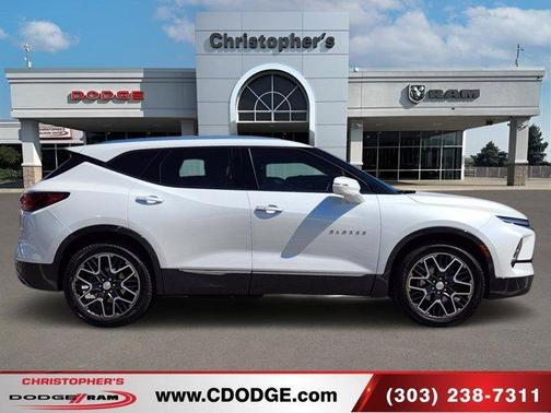 Iridescent Pearl Tricoat 2023 Chevrolet Blazer Premier
