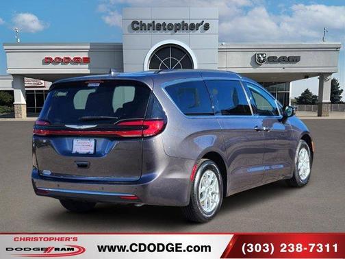 2022 Chrysler Pacifica Touring-L