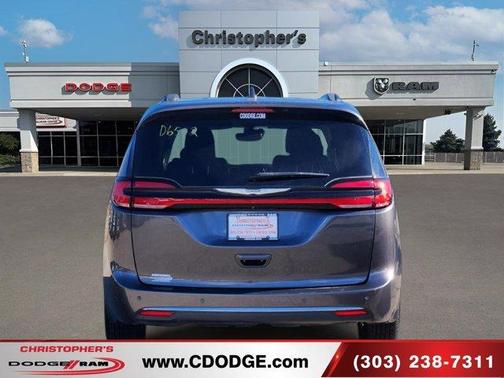 2022 Chrysler Pacifica Touring-L