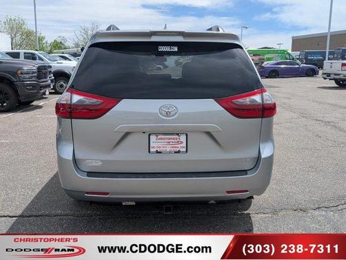 2020 Toyota Sienna LE
