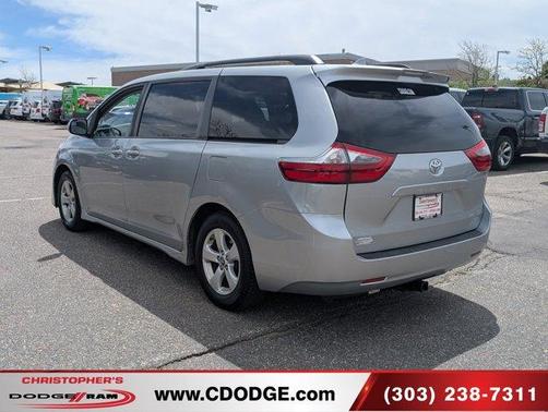 2020 Toyota Sienna LE
