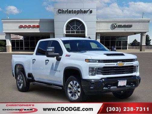 Summit White 2024 Chevrolet Silverado 2500 Custom