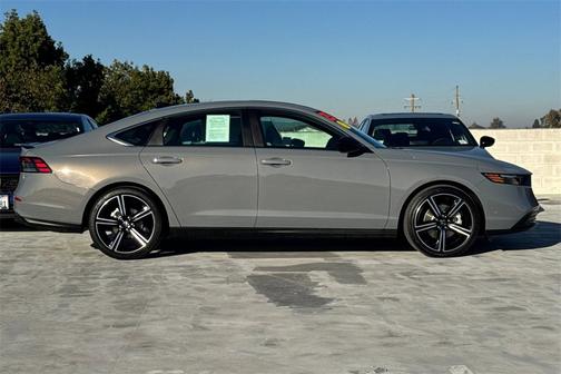 2025 Honda Accord Hybrid 