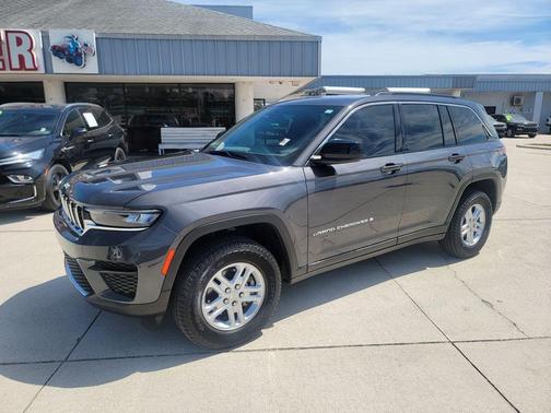 Metallic 2025 Jeep Grand Cherokee Laredo