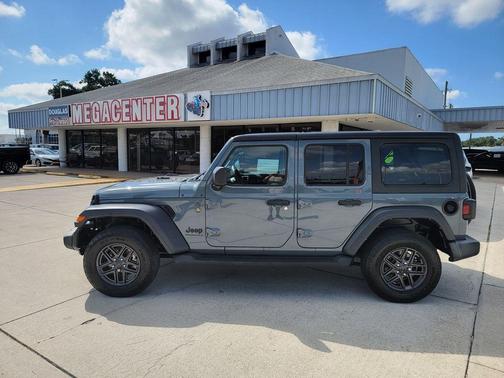 Anvil Clearcoat 2024 Jeep Wrangler Sport