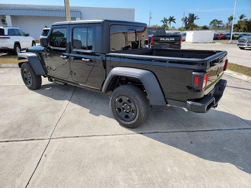 Black Clearcoat 2026 Jeep Gladiator Sport