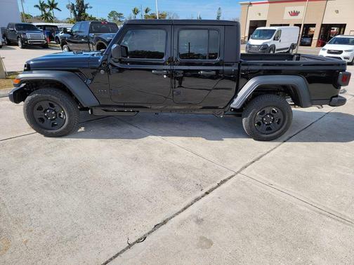Black Clearcoat 2026 Jeep Gladiator Sport