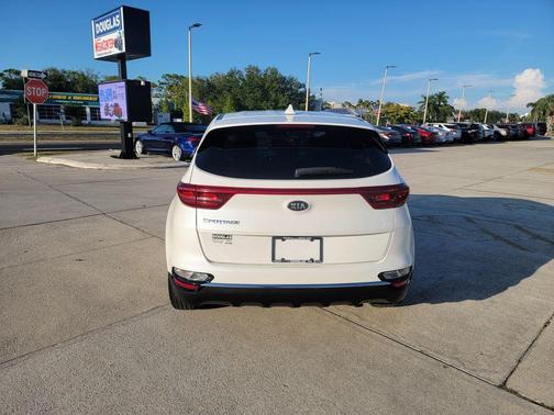 Snow White Pearl 2022 Kia Sportage LX