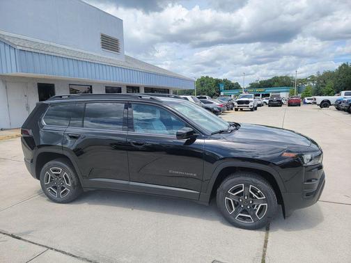 Diamond Black 2026 Jeep Cherokee LAREDO/LIMITED