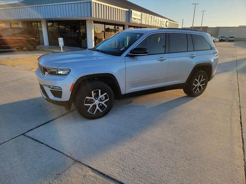 Silver Zynith 2025 Jeep Grand Cherokee Limited