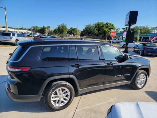 Diamond Black 2023 Jeep Grand Cherokee L Laredo