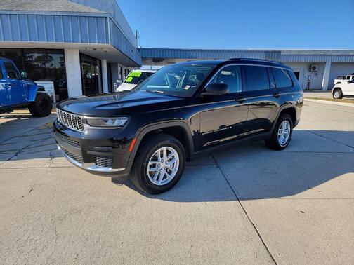 Diamond Black 2023 Jeep Grand Cherokee L Laredo