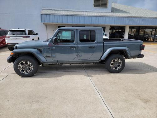 Anvil Clearcoat 2026 Jeep Gladiator Sport