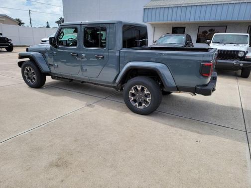 Anvil Clearcoat 2026 Jeep Gladiator Sport