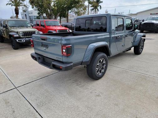 Anvil Clearcoat 2026 Jeep Gladiator Sport