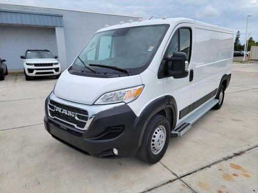 Bright White Clearcoat 2025 RAM ProMaster 2500 Base