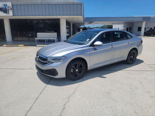 Pyrite Silver Metallic 2022 Volkswagen Jetta 1.5T SE