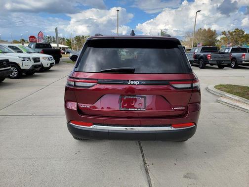 Velvet Red Pearlcoat 2026 Jeep Grand Cherokee Laredo