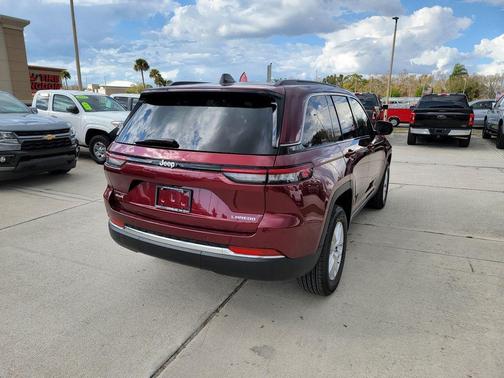 Velvet Red Pearlcoat 2026 Jeep Grand Cherokee Laredo